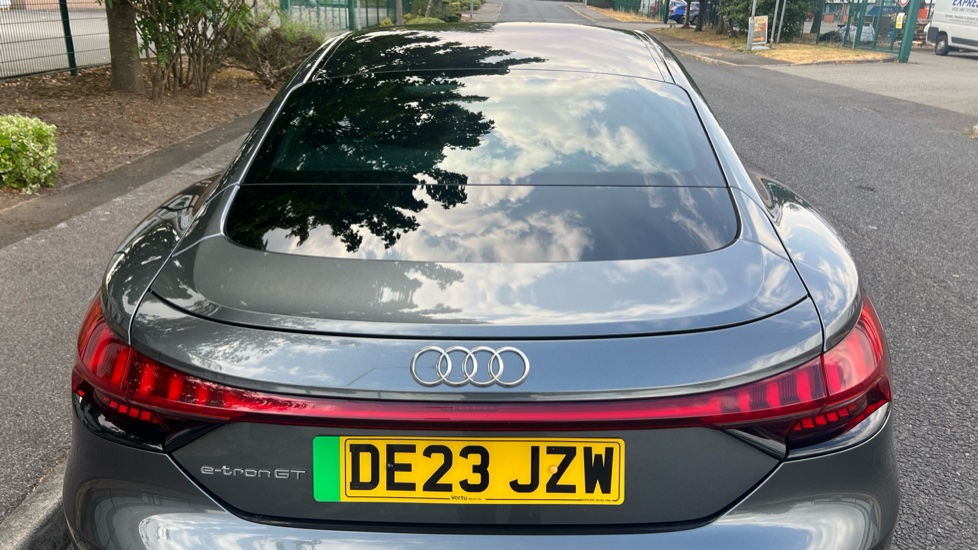 Audi e-tron GT 390kW Quattro 93kWh 4dr Auto Electric Saloon - Image 4