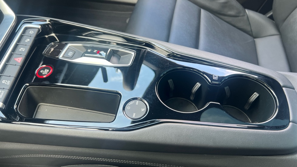 Audi e-tron GT 390kW Quattro 93kWh 4dr Auto Electric Saloon - Image 13