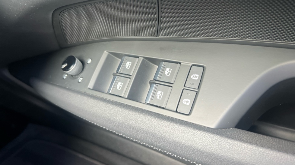 Audi e-tron GT 390kW Quattro 93kWh 4dr Auto Electric Saloon - Image 19