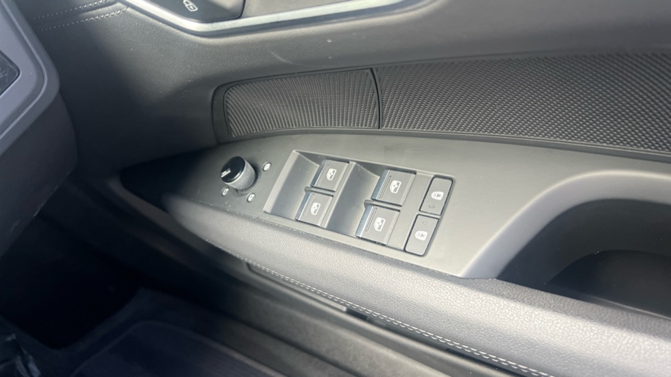 Audi e-tron GT 390kW Quattro 93kWh 4dr Auto Electric Saloon - Image 26