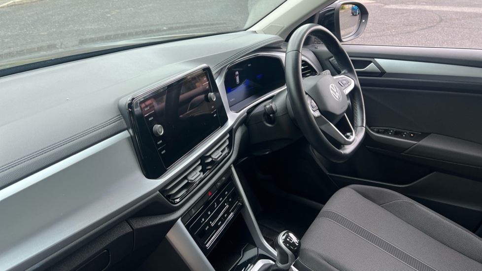 Volkswagen T-Roc 1.0 TSI Life 5dr Petrol Hatchback - Image 9
