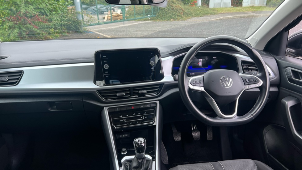 Volkswagen T-Roc 1.0 TSI Life 5dr Petrol Hatchback - Image 10