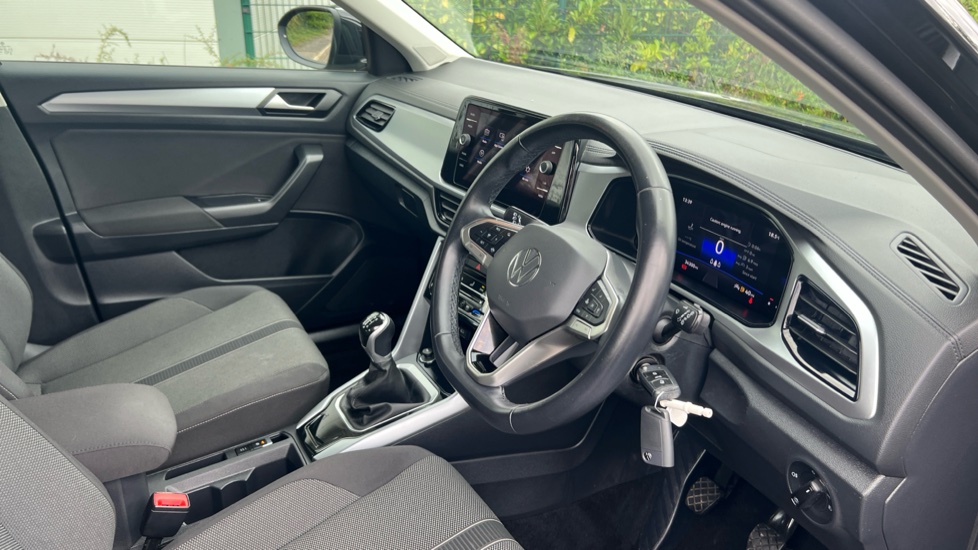 Volkswagen T-Roc 1.0 TSI Life 5dr Petrol Hatchback - Image 34
