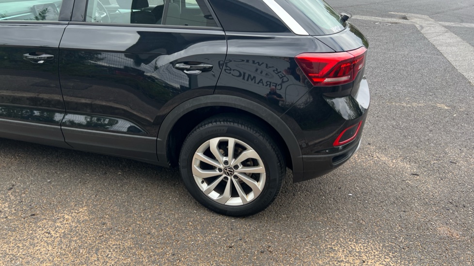 Volkswagen T-Roc 1.0 TSI Life 5dr Petrol Hatchback - Image 41