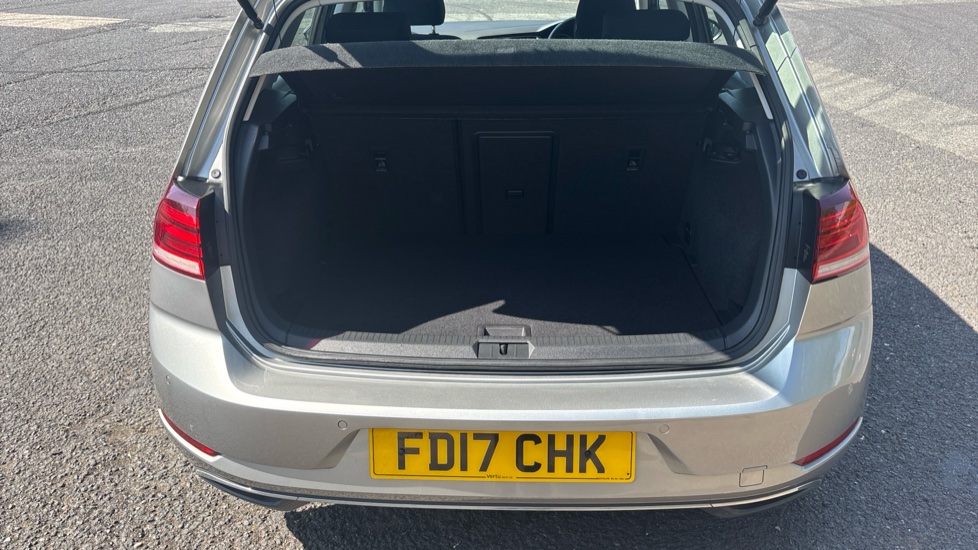 Volkswagen Golf 1.4 TSI SE [Nav] 5dr Petrol Hatchback - Image 4