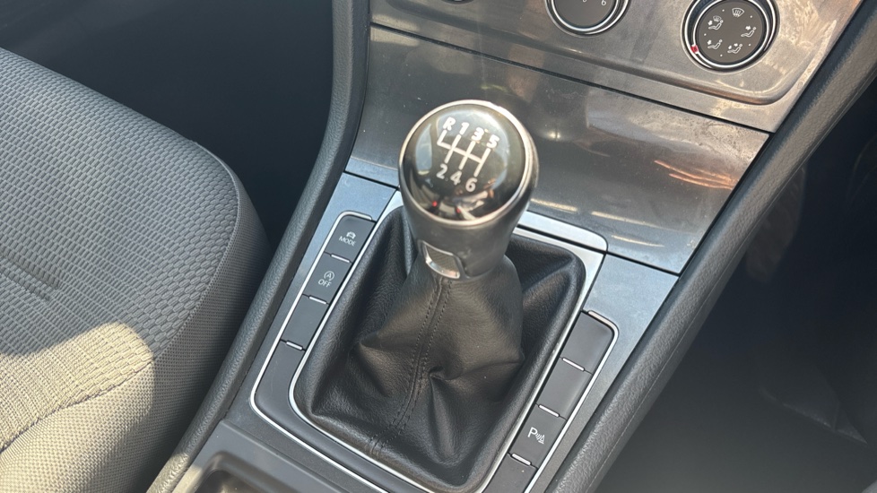 Volkswagen Golf 1.4 TSI SE [Nav] 5dr Petrol Hatchback - Image 13