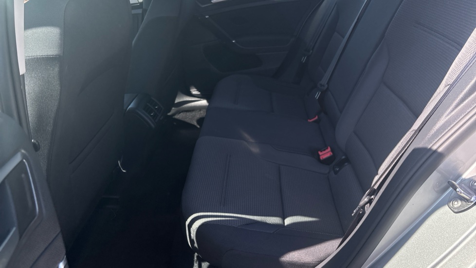 Volkswagen Golf 1.4 TSI SE [Nav] 5dr Petrol Hatchback - Image 16