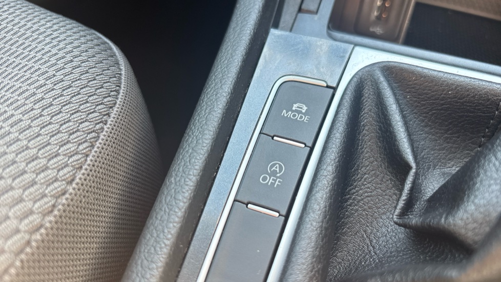 Volkswagen Golf 1.4 TSI SE [Nav] 5dr Petrol Hatchback - Image 37