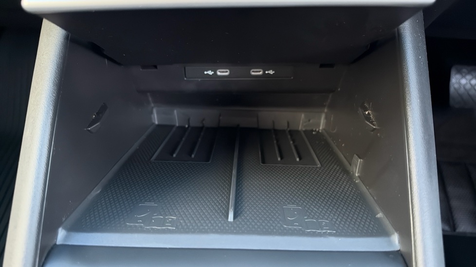 Volkswagen Tiguan 1.5 eTSI 150 Match 5dr DSG Petrol Estate - Image 35
