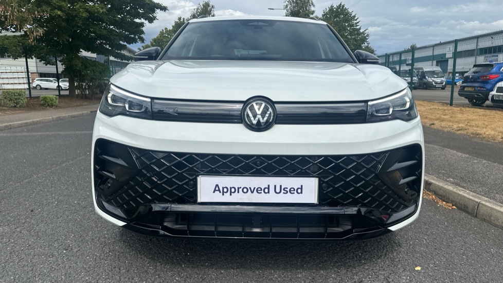 Volkswagen Tiguan 1.5 TSI 272 eHybrid R-Line 5dr DSG Estate - Image 35
