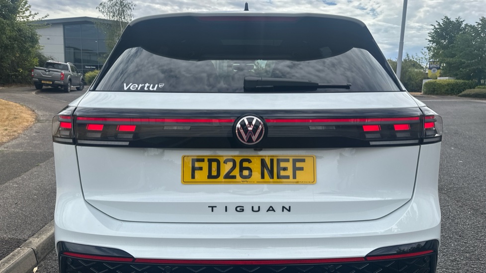 Volkswagen Tiguan 1.5 TSI 272 eHybrid R-Line 5dr DSG Estate - Image 38