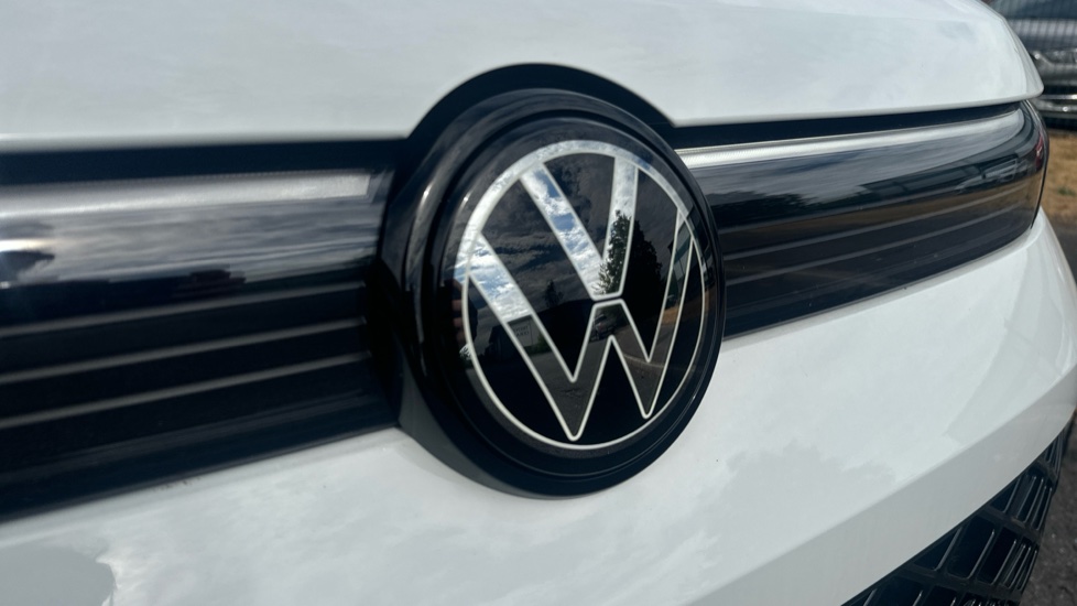 Volkswagen Tiguan 1.5 TSI 272 eHybrid R-Line 5dr DSG Estate - Image 39