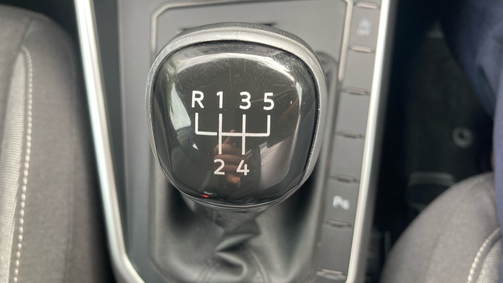 Volkswagen Polo 1.0 TSI Life 5dr Petrol Hatchback - Image 40