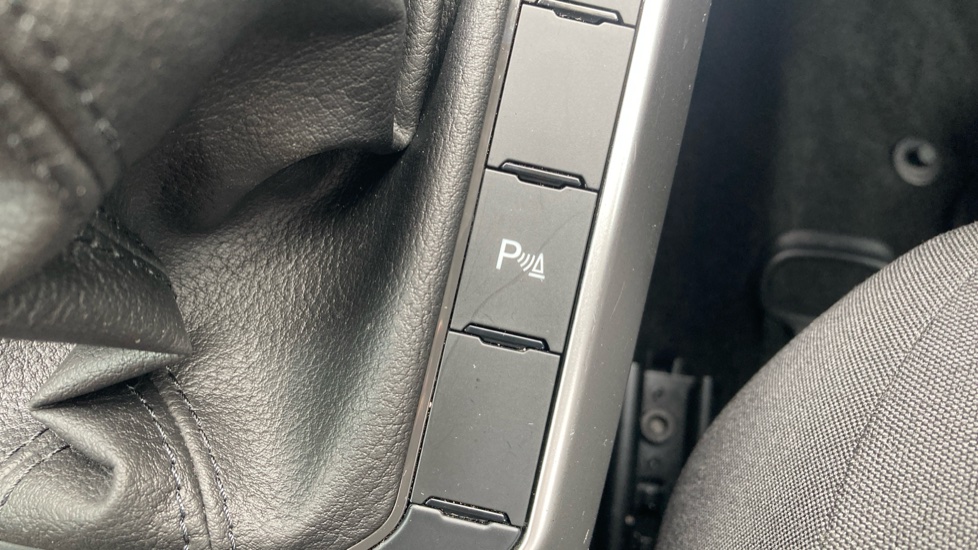 Volkswagen Polo 1.0 TSI Life 5dr Petrol Hatchback - Image 41