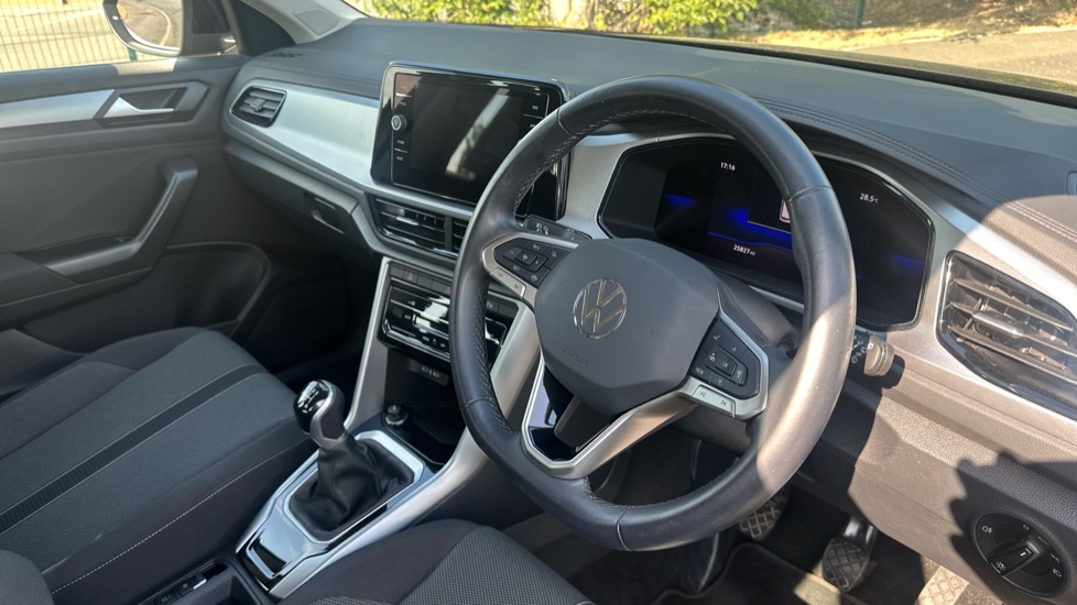 Volkswagen T-Roc 1.0 TSI Life 5dr Petrol Hatchback - Image 11