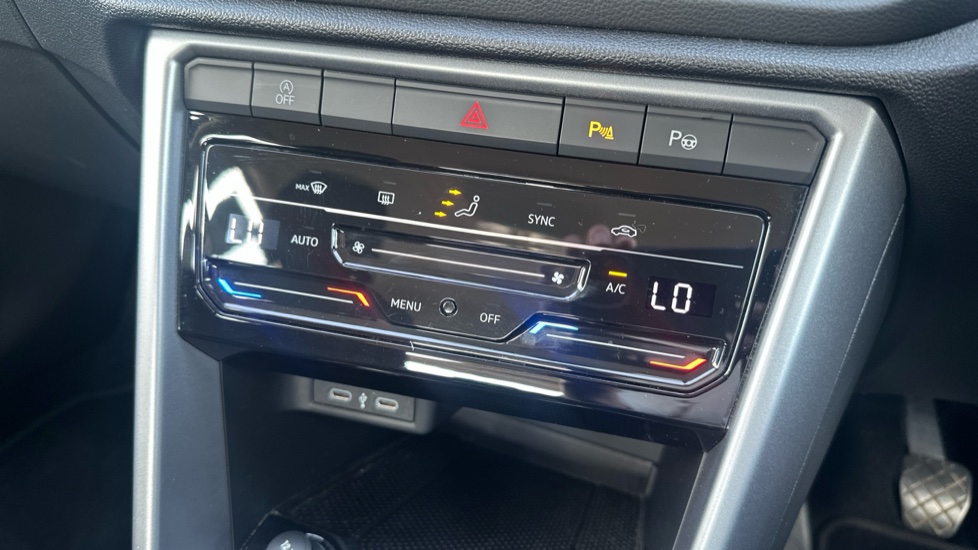 Volkswagen T-Roc 1.0 TSI Life 5dr Petrol Hatchback - Image 29