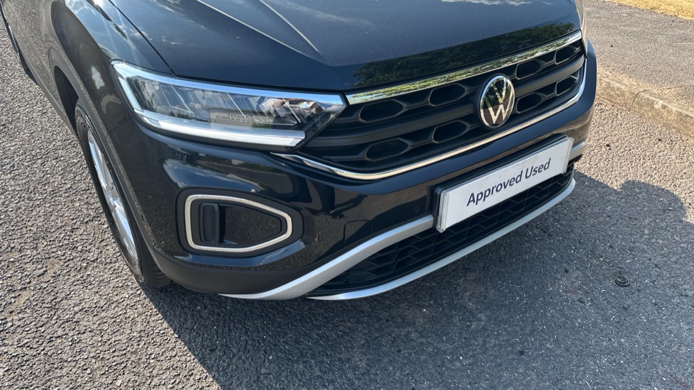 Volkswagen T-Roc 1.0 TSI Life 5dr Petrol Hatchback - Image 33