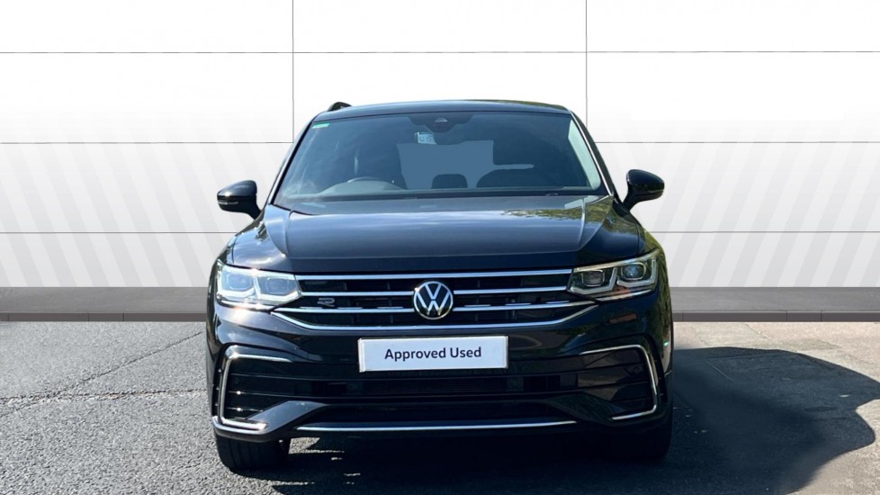 Volkswagen Tiguan 2.0 TDI R-Line 5dr DSG Diesel Estate - Image 3