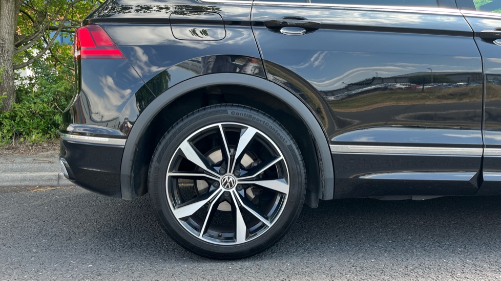 Volkswagen Tiguan 2.0 TDI R-Line 5dr DSG Diesel Estate - Image 7