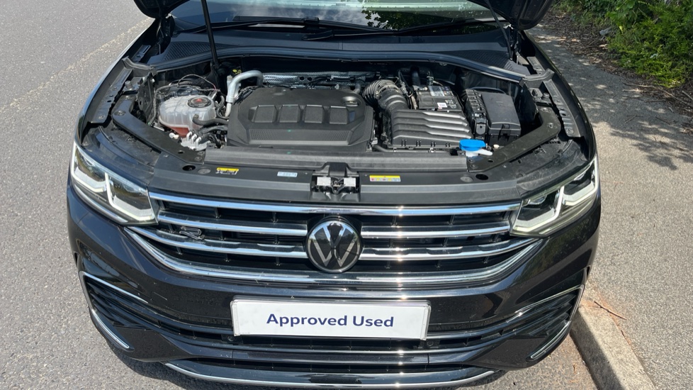 Volkswagen Tiguan 2.0 TDI R-Line 5dr DSG Diesel Estate - Image 8