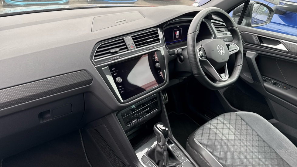 Volkswagen Tiguan 2.0 TDI R-Line 5dr DSG Diesel Estate - Image 9