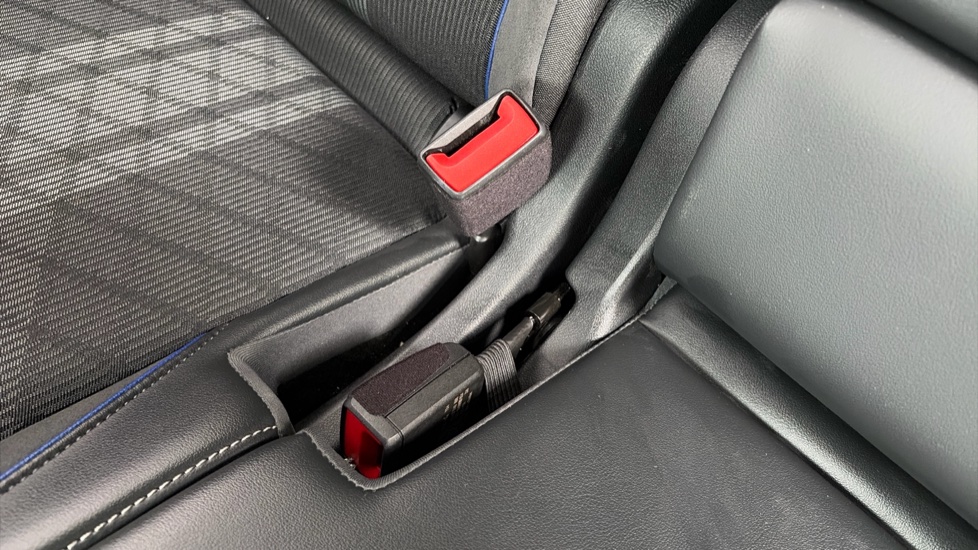 Volkswagen Tayron 1.5 TSI eHybrid R-Line 5dr DSG6 Estate - Image 17