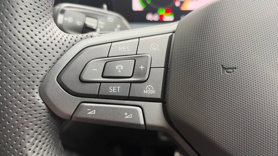 Volkswagen Tayron 1.5 TSI eHybrid R-Line 5dr DSG6 Estate - Image 21
