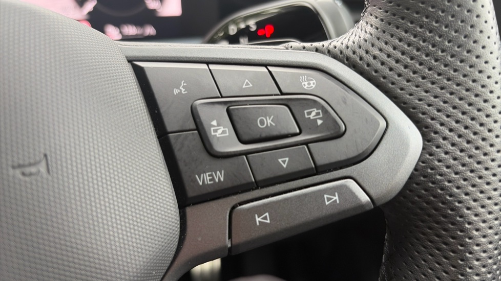 Volkswagen Tayron 1.5 TSI eHybrid R-Line 5dr DSG6 Estate - Image 22