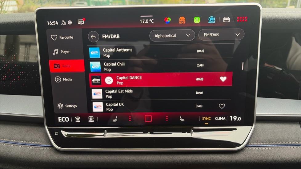 Volkswagen Tayron 1.5 TSI eHybrid R-Line 5dr DSG6 Estate - Image 38