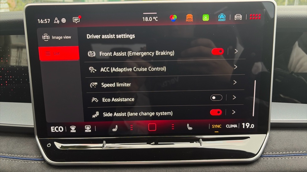 Volkswagen Tayron 1.5 TSI eHybrid R-Line 5dr DSG6 Estate - Image 56
