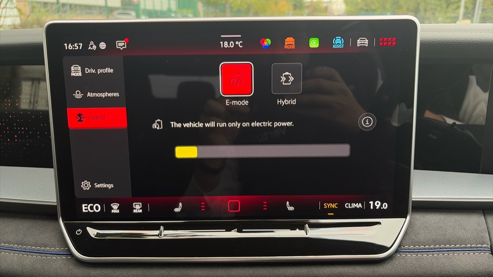 Volkswagen Tayron 1.5 TSI eHybrid R-Line 5dr DSG6 Estate - Image 59