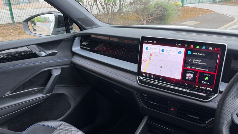 Volkswagen Tayron 1.5 TSI eHybrid R-Line 5dr DSG6 Estate - Image 67