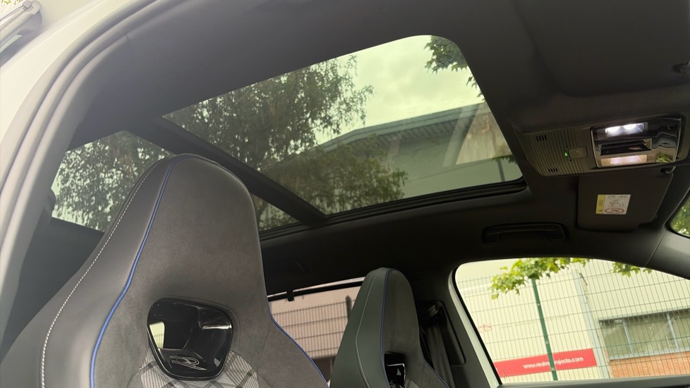 Volkswagen Tayron 1.5 TSI eHybrid R-Line 5dr DSG6 Estate - Image 71