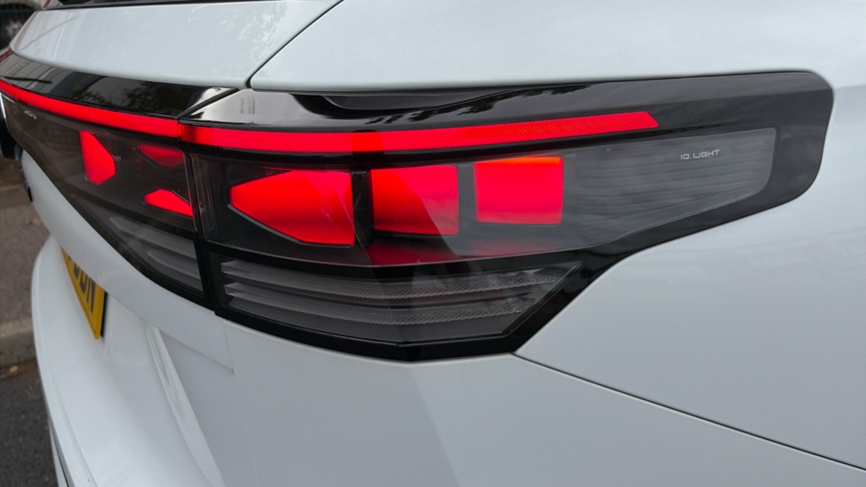 Volkswagen Tayron 1.5 TSI eHybrid R-Line 5dr DSG6 Estate - Image 83