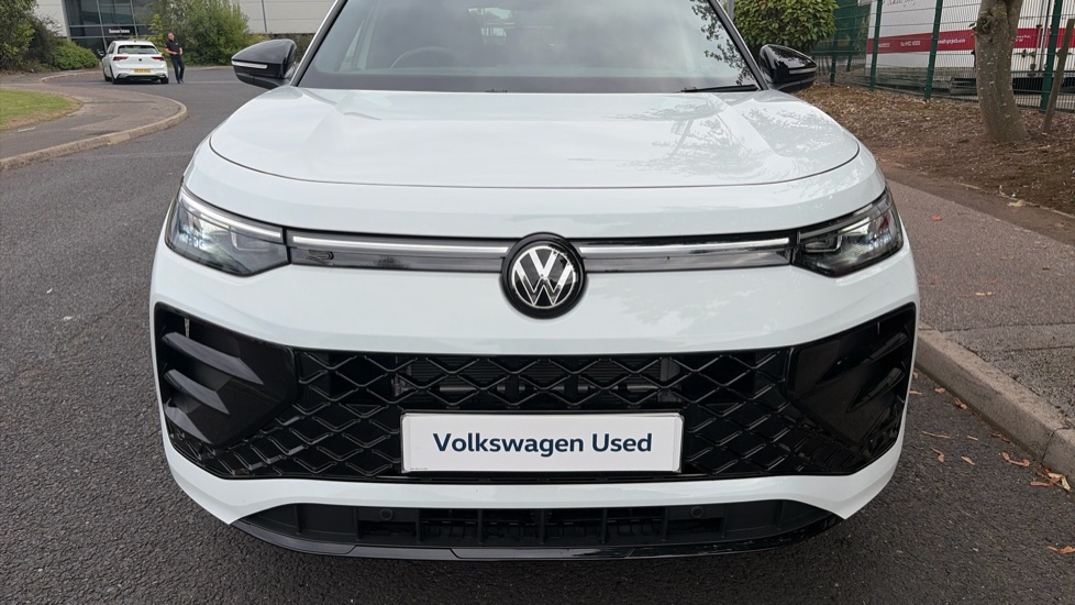 Volkswagen Tayron 1.5 TSI eHybrid R-Line 5dr DSG6 Estate - Image 86