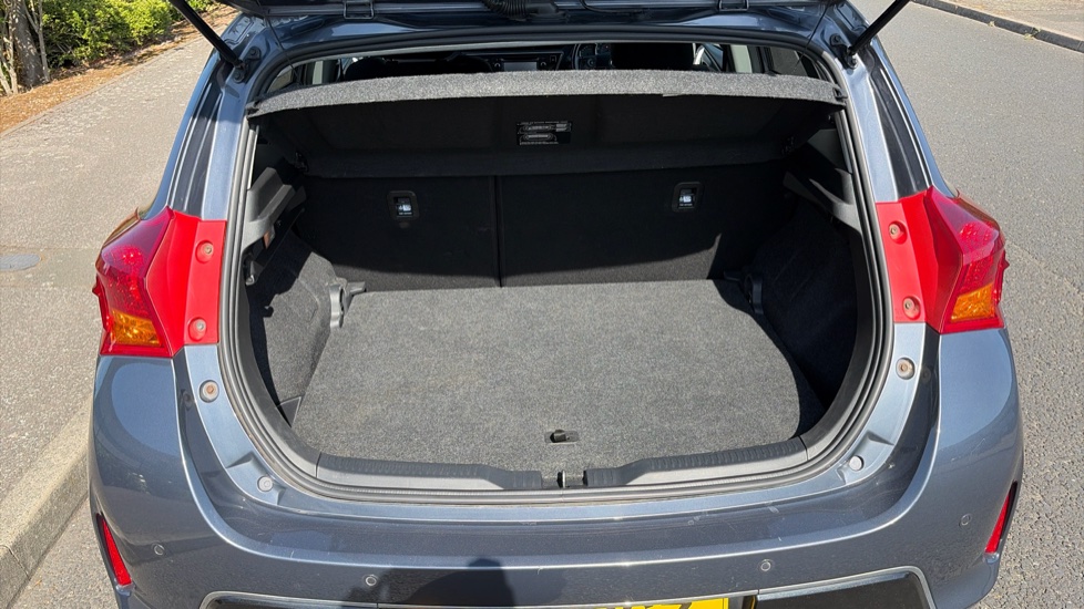 Toyota Auris 1.6 V-Matic Icon+ 5dr Multidrive S Petrol Hatchback - Image 4