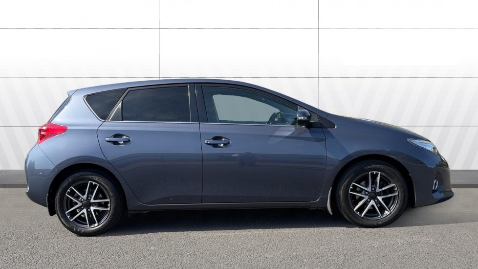Toyota Auris 1.6 V-Matic Icon+ 5dr Multidrive S Petrol Hatchback - Image 5