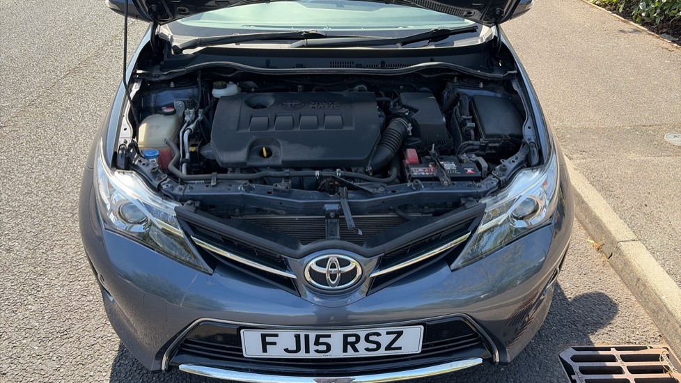 Toyota Auris 1.6 V-Matic Icon+ 5dr Multidrive S Petrol Hatchback - Image 8