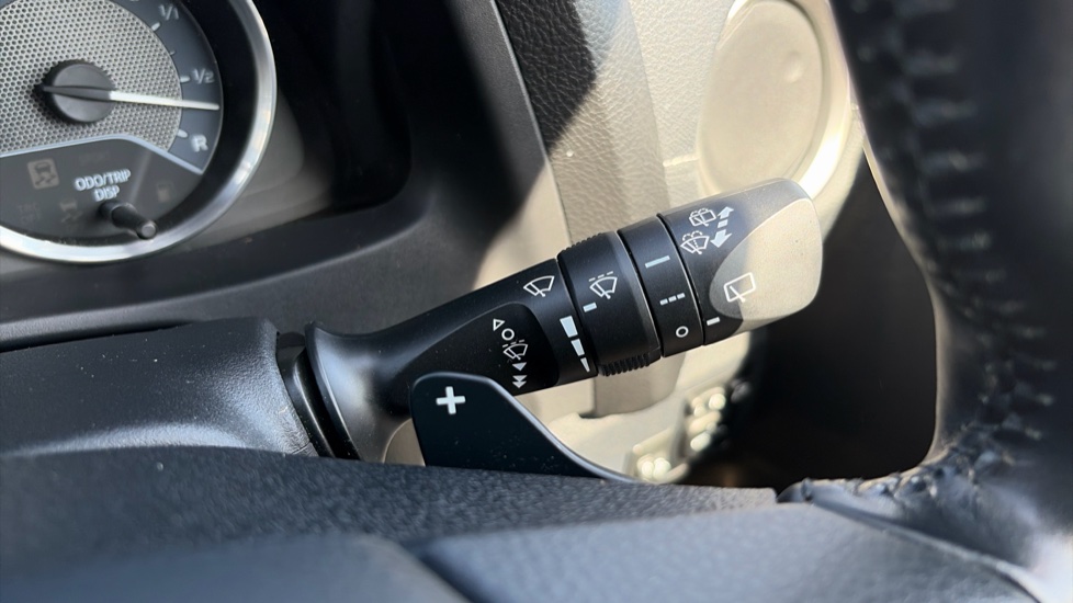Toyota Auris 1.6 V-Matic Icon+ 5dr Multidrive S Petrol Hatchback - Image 23