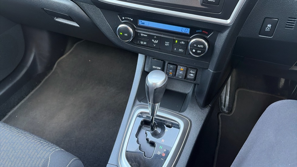 Toyota Auris 1.6 V-Matic Icon+ 5dr Multidrive S Petrol Hatchback - Image 30