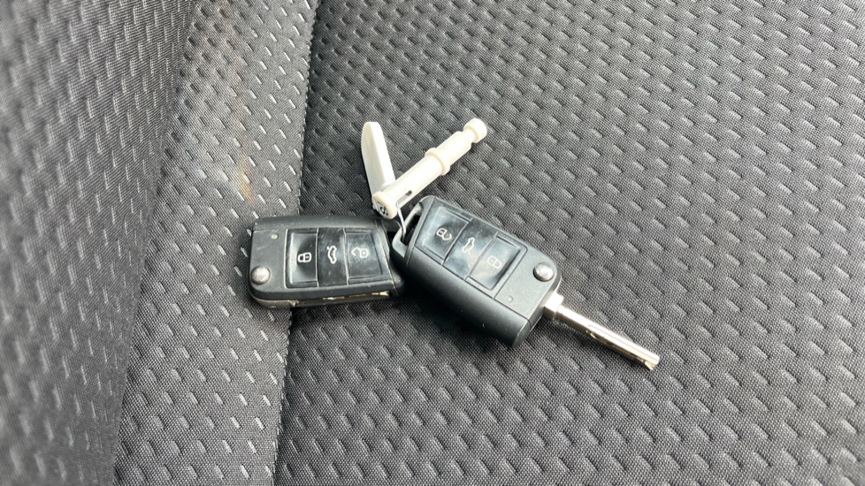 Volkswagen Polo 1.0 SE 5dr Petrol Hatchback - Image 20