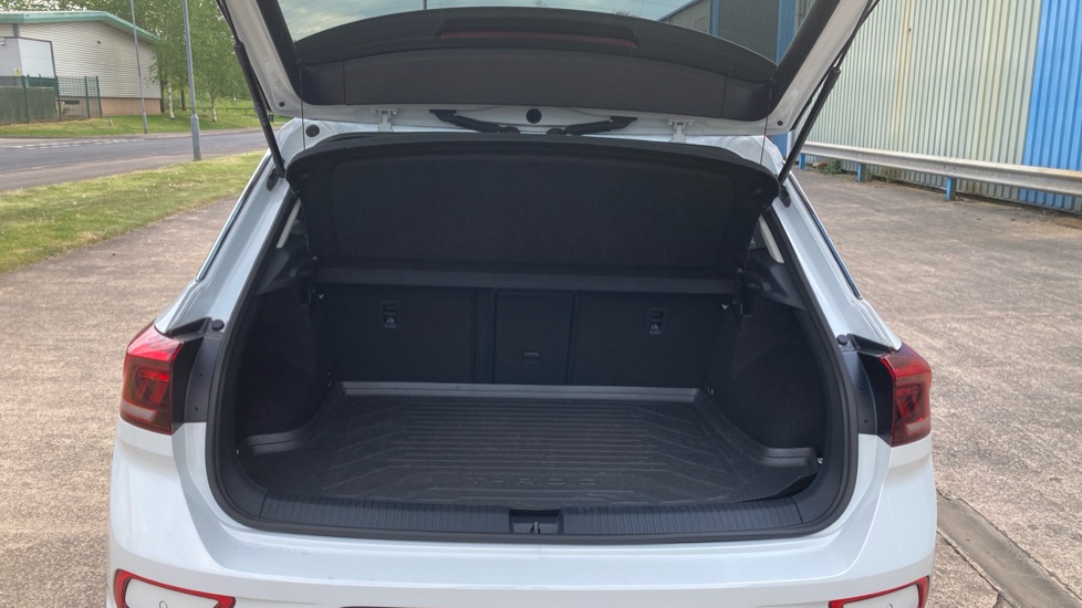 Volkswagen T-Roc 1.5 TSI Style 5dr Petrol Hatchback - Image 4