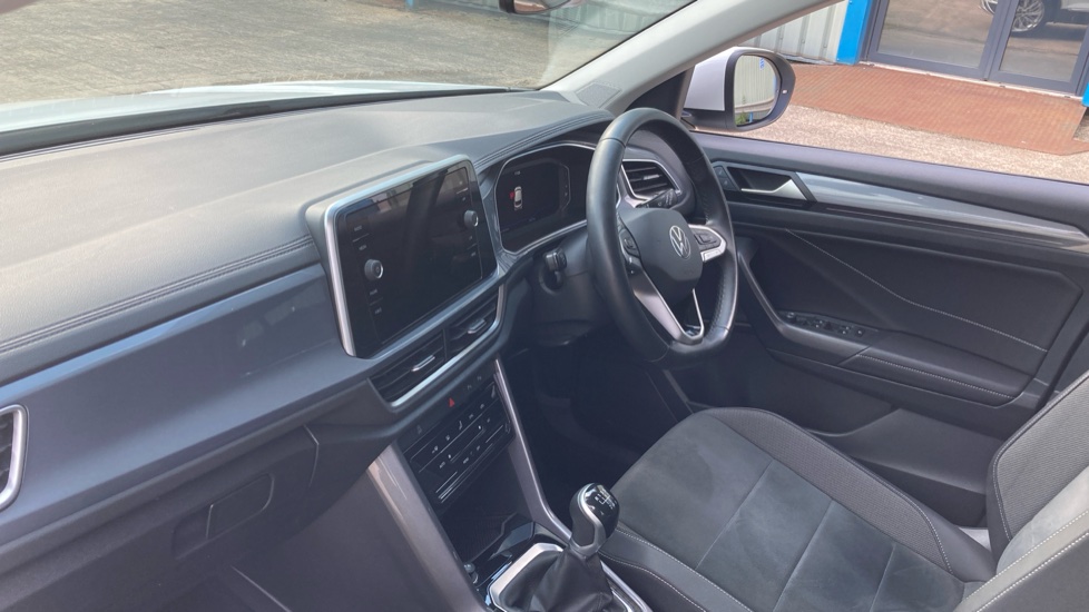 Volkswagen T-Roc 1.5 TSI Style 5dr Petrol Hatchback - Image 9