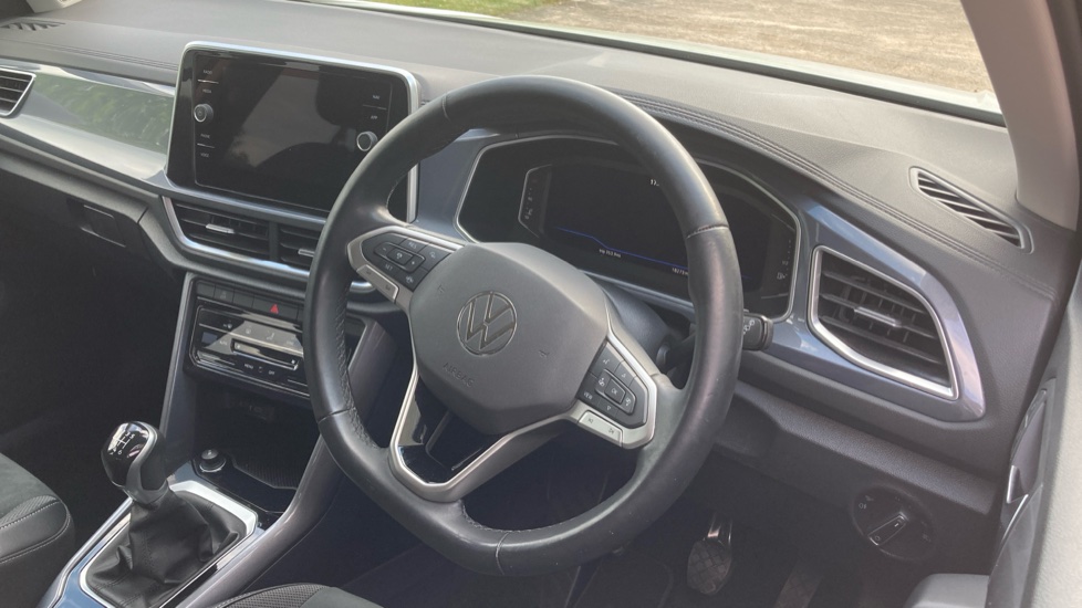 Volkswagen T-Roc 1.5 TSI Style 5dr Petrol Hatchback - Image 11