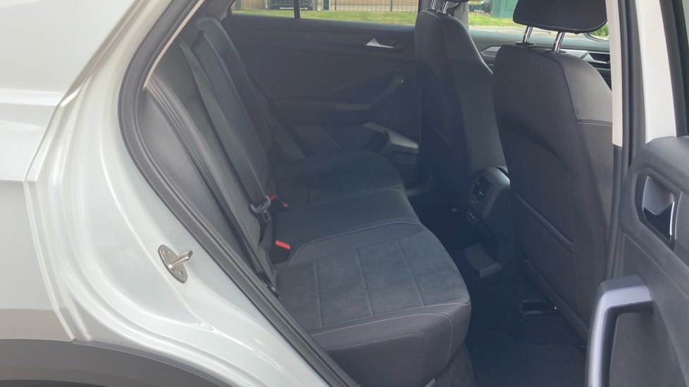 Volkswagen T-Roc 1.5 TSI Style 5dr Petrol Hatchback - Image 16