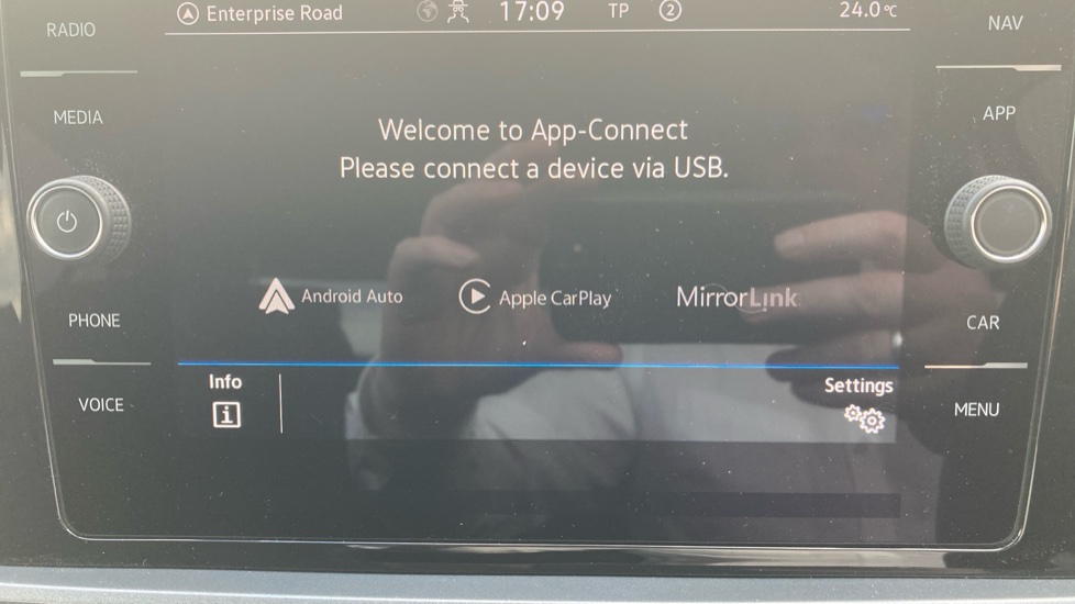 Volkswagen T-Roc 1.5 TSI Style 5dr Petrol Hatchback - Image 41
