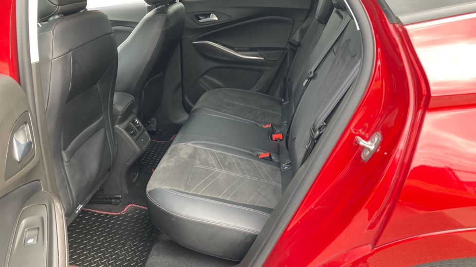 Vauxhall Grandland 1.2 Turbo Ultimate 5dr Auto Petrol Hatchback - Image 16