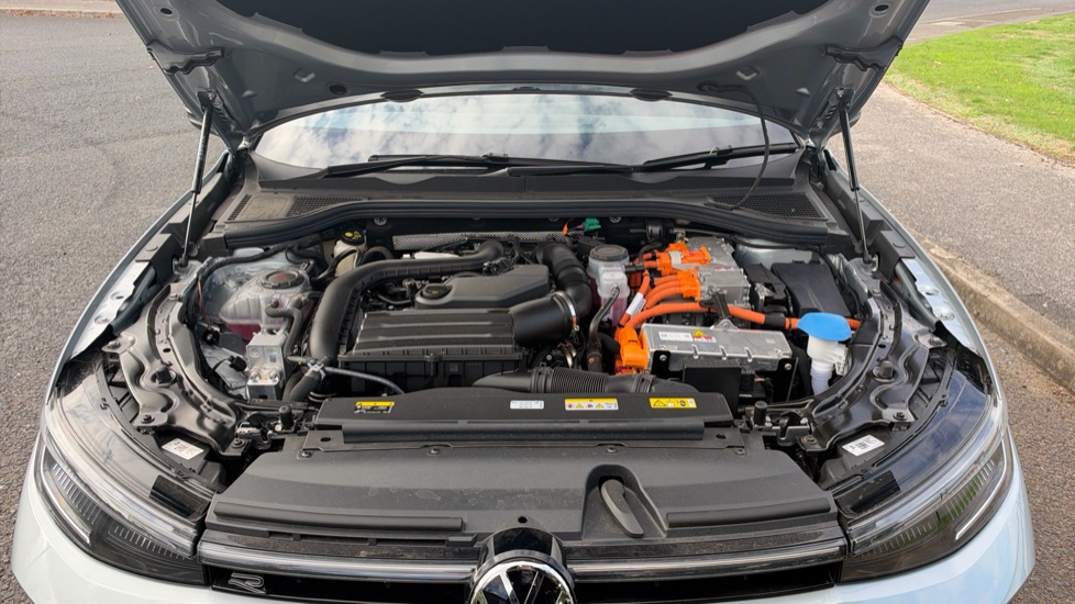 Volkswagen Passat 1.5 TSI eHybrid R-Line 5dr DSG Estate - Image 8