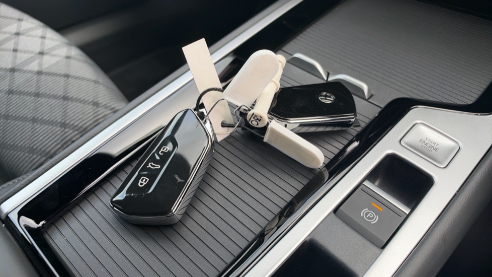 Volkswagen Passat 1.5 TSI eHybrid R-Line 5dr DSG Estate - Image 20