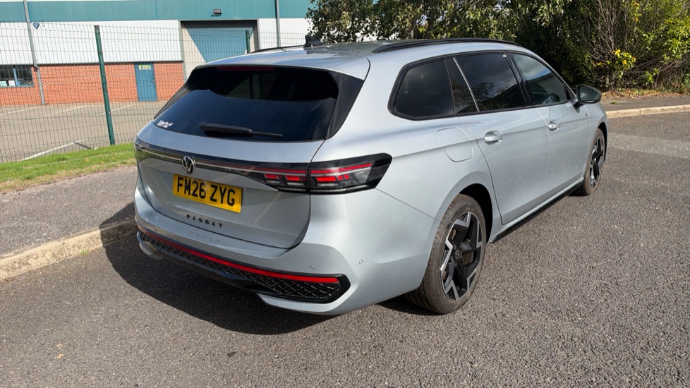 Volkswagen Passat 1.5 TSI eHybrid R-Line 5dr DSG Estate - Image 25